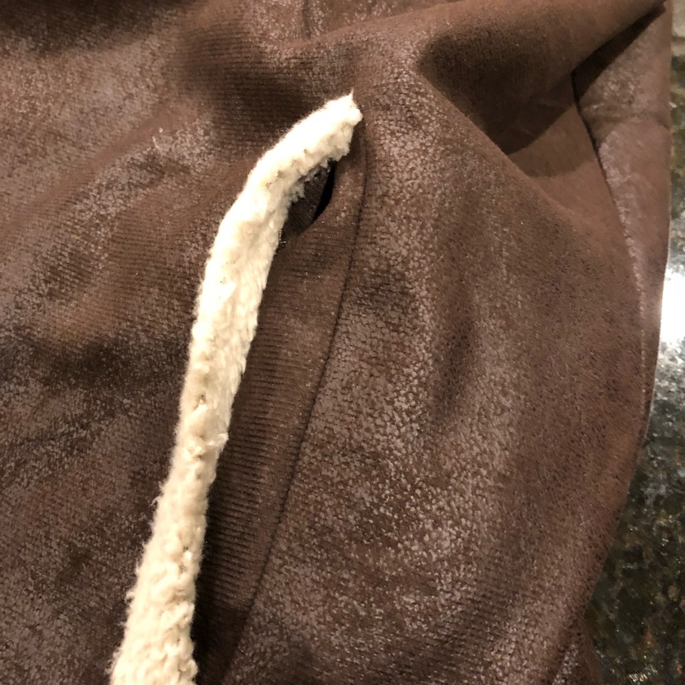 Vest - Picture 4 of 5